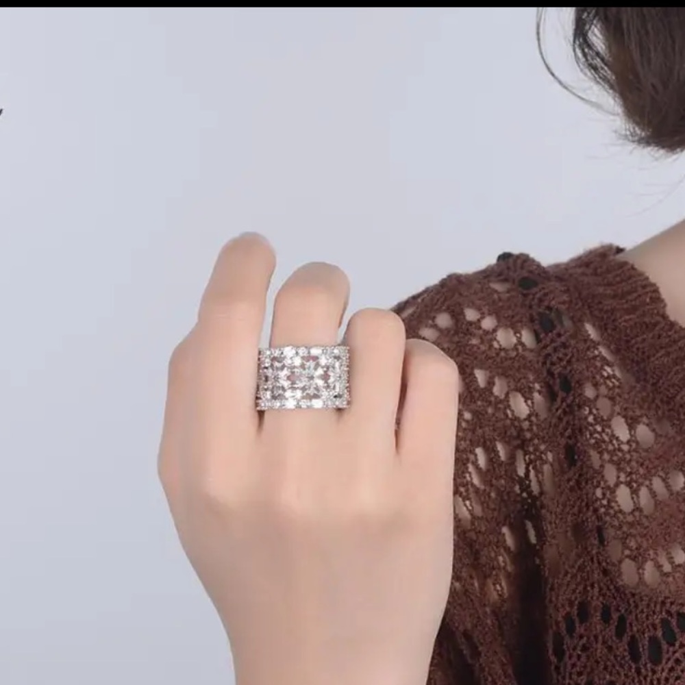 Flower Ring - Picture 3 of 3